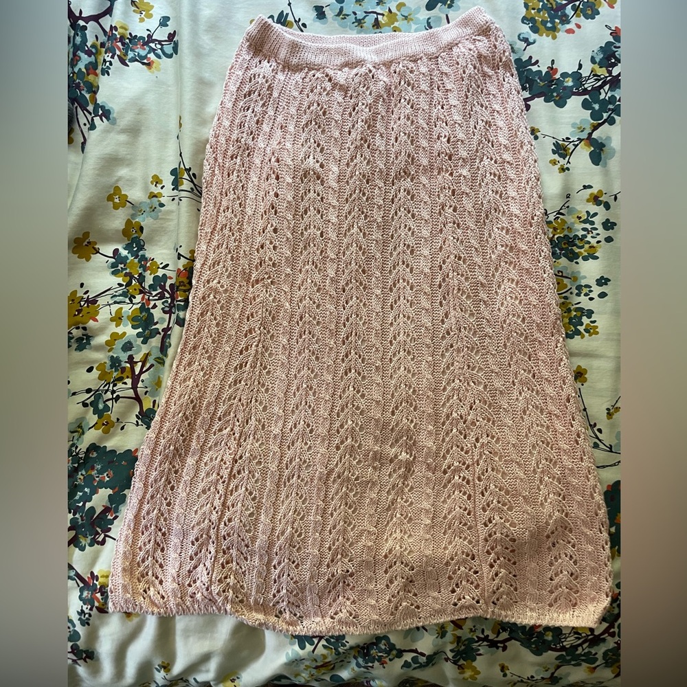 a Pallas Original, vintage pale pink crocheted midi-skirt. Sz S.